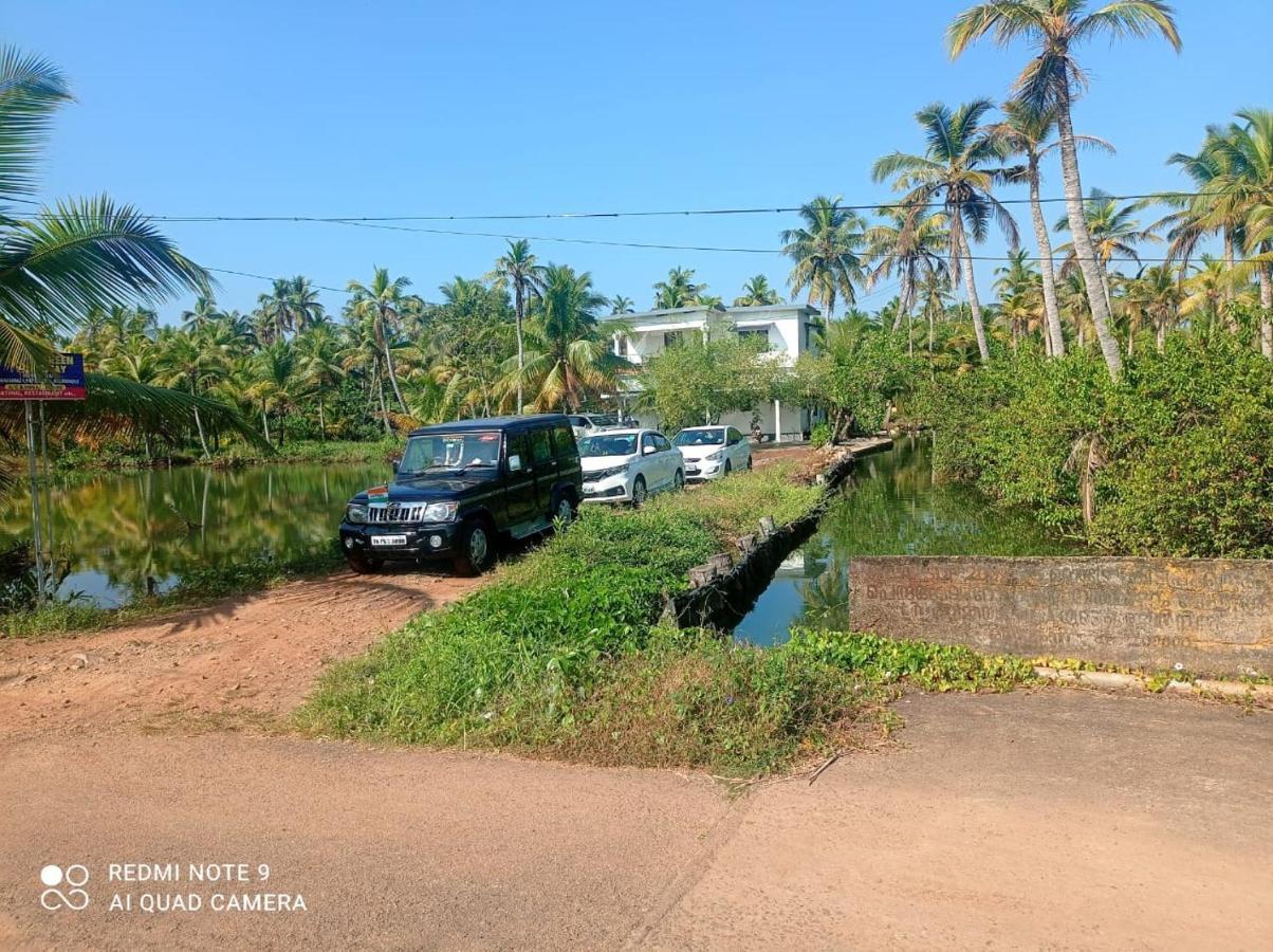 Aqua Green Home Stay Munroe Island エクステリア 写真