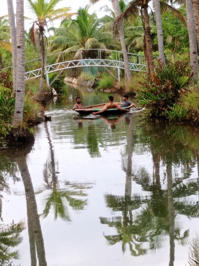 Aqua Green Home Stay Munroe Island エクステリア 写真