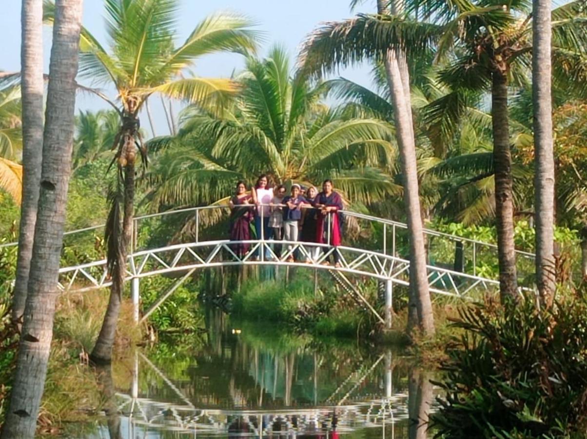 Aqua Green Home Stay Munroe Island エクステリア 写真
